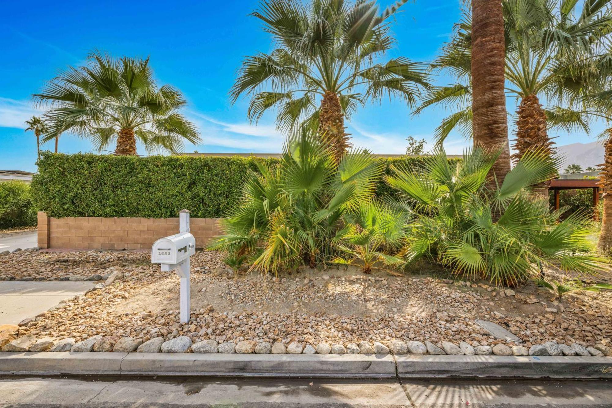 Mid-Century Elegance & Fun In Tahquitz River Estates Palm Springs Exterior photo